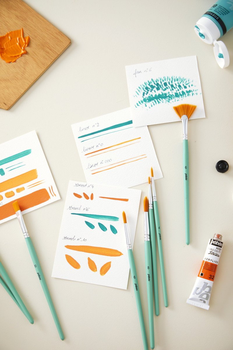 PEBEO-BRUSH GOLDEN ROUND BRISTLE SHORT HAND 6PCS-952311